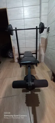 Aparelho de musculação com alteres
