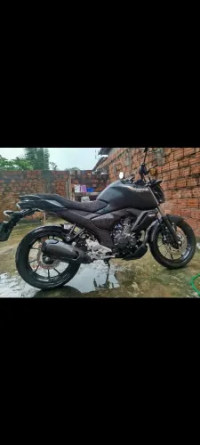 Vendo essa fz15 2025 com apenas 12km