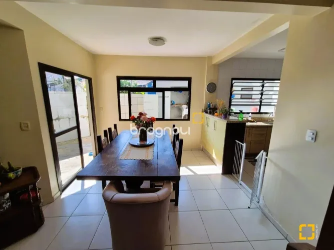 Casa com Vista Mar na Agronômica 4 Dormitórios 2 Suítes Florianópolis