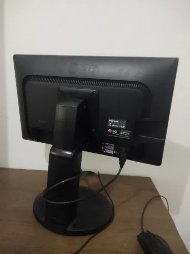 Monitor LG 20 polegadas 1600x900 HDMI e VGA