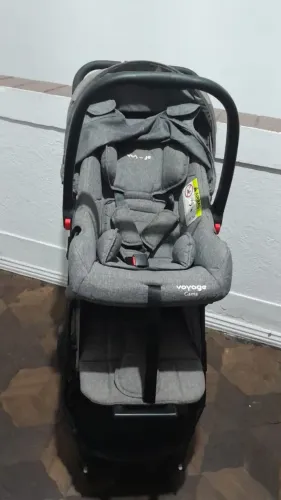 Vendo carrinho completo semi novo 150,00 telefone *