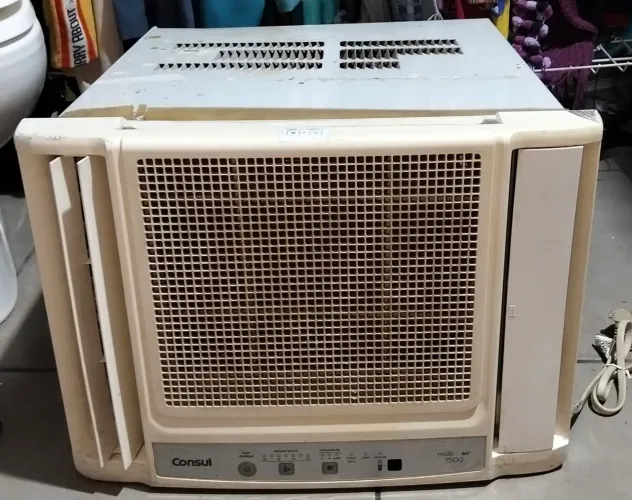 Ar-Condicionado de Janela Consul 7.500 BTUs - 127V (Eletrônico)