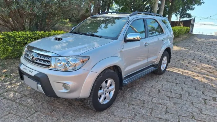 Toyota Hilux SW4 SRV D4-d 4X4 3.0 TDI Dies. AUT 2011
