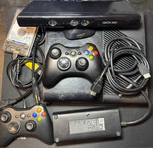 XBOX 360 - 2 controles - 1TB