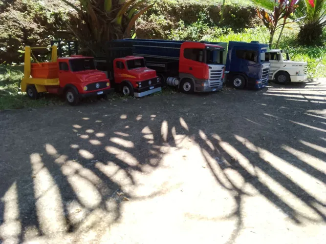 Miniaturas de caminhão