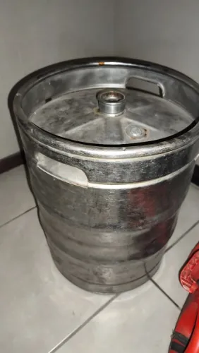 Barril de chopp vazio