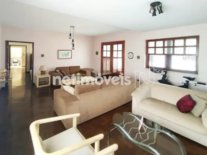casa térrea de 200m²; de área no bairro cachoeirinha / renascença, 3 banherios, 2 salas