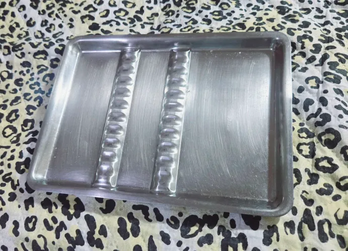Bandeja de inox com 12 divisões