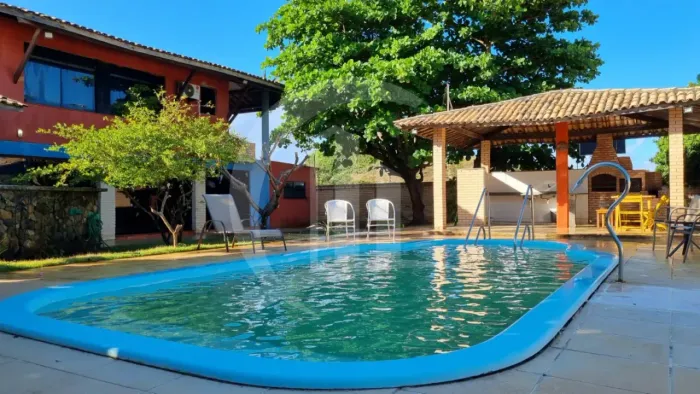 CASA À VENDA PRÓXIMA DA PRAIA DE ARUANA