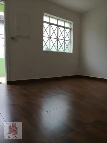 Alugo ou vendo casa de vila fechada, apenas 5 minutos do metro Santana.