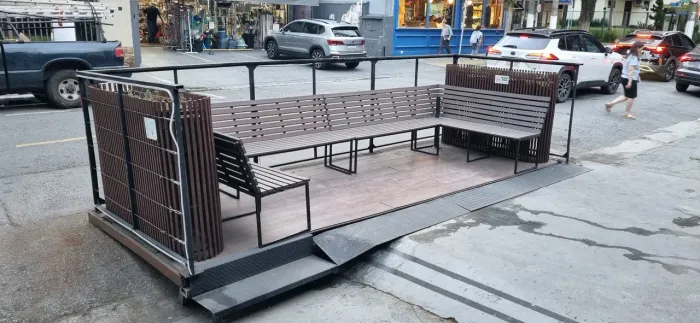 Vendo Parklet em Madeira plástica 