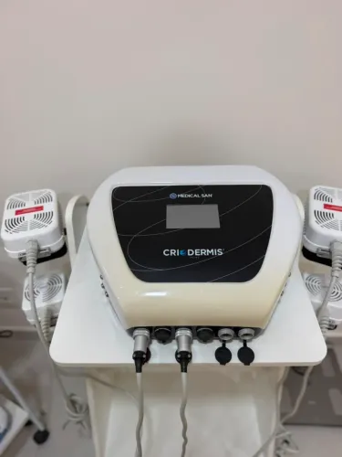 Equipamento Estético- CRIOLIPÓLISE CRIODERMIS SMART - MEDICAL SAN À VENDA