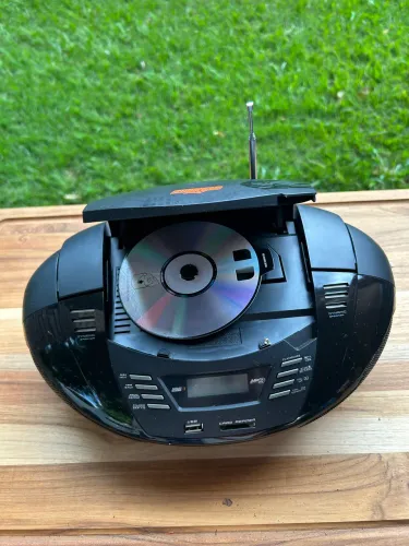 Rádio Portátil NKS PCD 6900 - CD Player, USB, MP3, AM/FM 