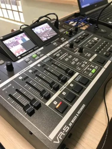 Mesa de Áudio e Vídeo - ROLAND