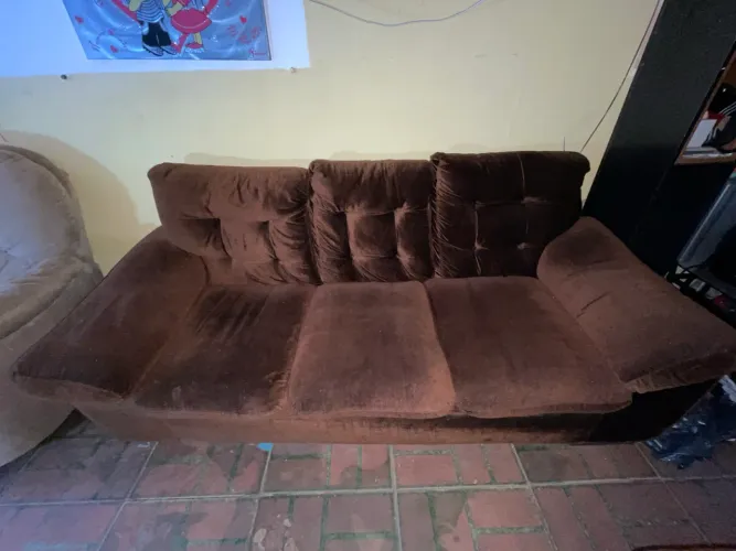 Sofá veludo 3 lugares 