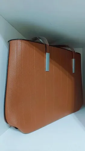 Bolsa grande cabe até um PC ótima qualidade