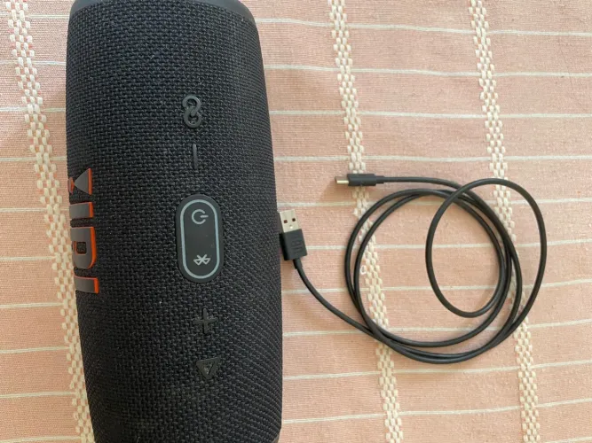JBL Charge 5