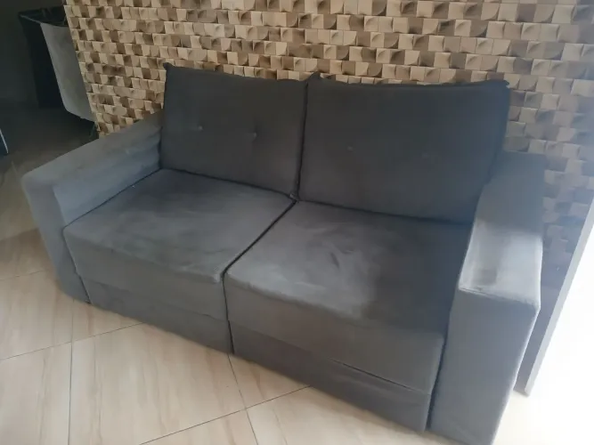 Sofá retrátil cinza