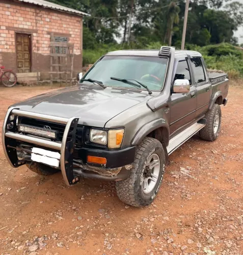 Toyota Hilux CD SR5 4X4 2.8 Diesel 1999