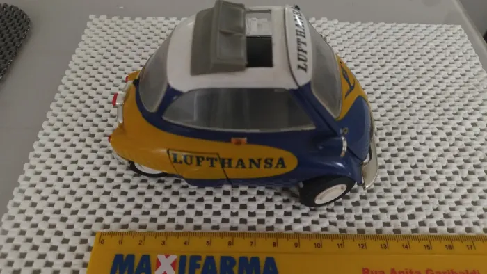 Modelo BMW Isetta Luftwansa escala 1:18 Revell 