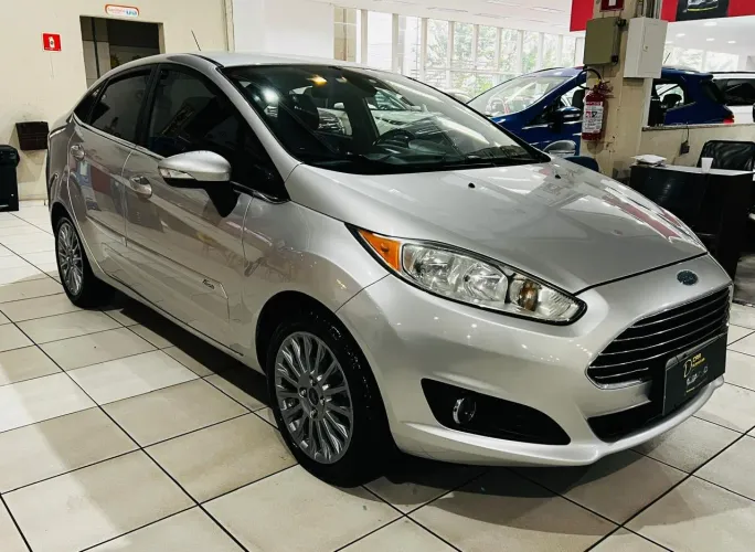 Ford Fiesta Sedan Titanium 1.6 Powershift 2014