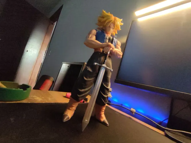 Boneco Trunks do Futuro - Dragon Ball Z - Colecionável
