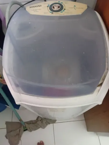 Vende-se um tanquinho de lava roupa de 10KG