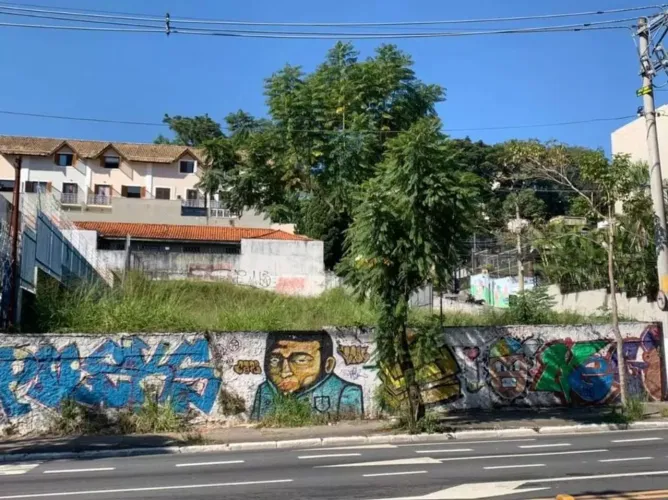Terreno à Venda em Morumbi, São Paulo - SP