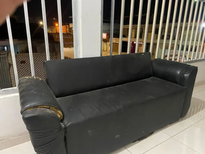 Vendo sofá 3 lugares Cirino (semi-novo)