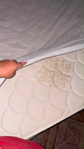 Cama de casal em excelente estado