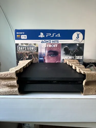 PlayStation 4 Slim 1TB Completo + 3 Jogos + Controle - Ótimo Estado