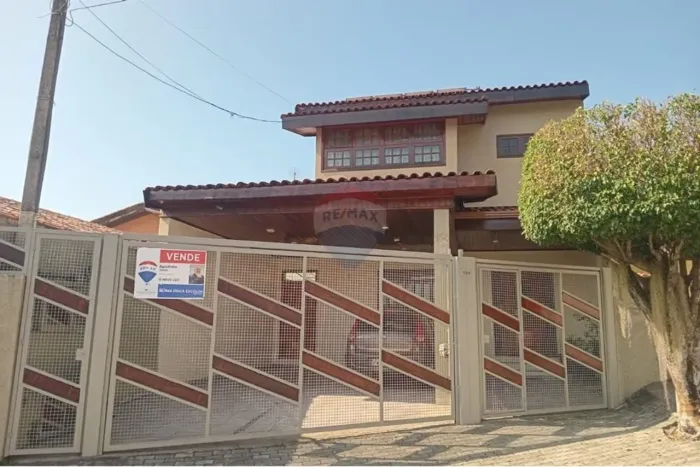 Imperdível casa à venda no Jardim dos Estados, Sorocaba-SP: 4 quartos, 2 salas, 6 banheiro