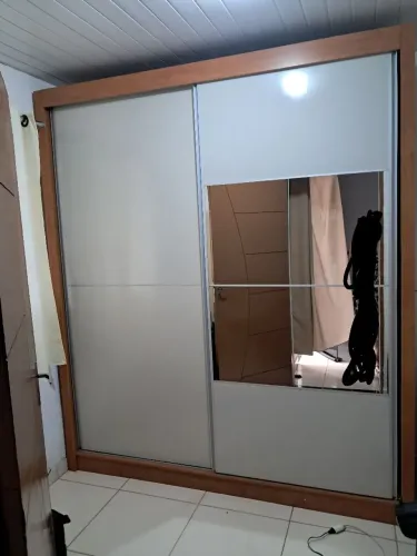 Guarda-roupa casal