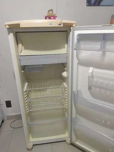 Vende-se para conserto ou retirar peças