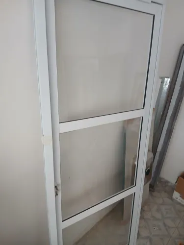 Porta esquadria de alumínio folha de vidro 