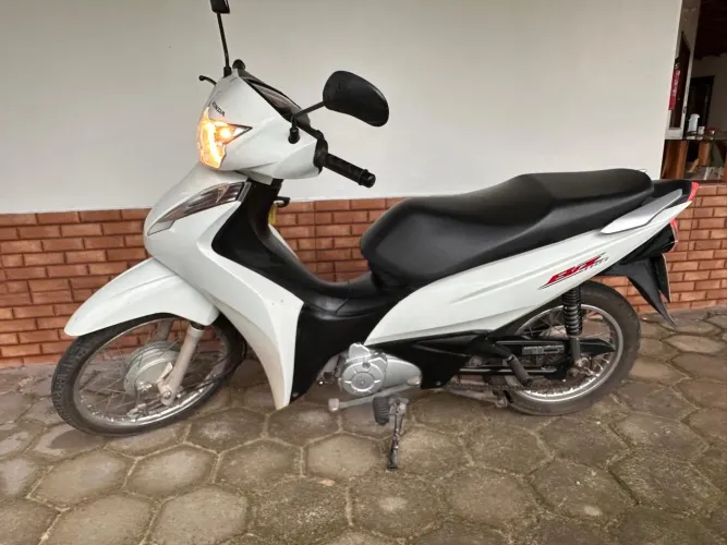 Honda biz 2023 único dono