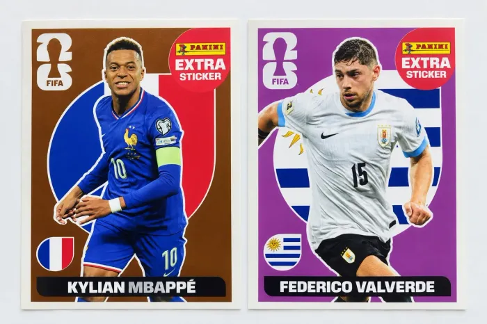 KIT - Duas Figurinhas Extra Sticker Panini Copa 2026 - Mbappé Bronze + Valverde