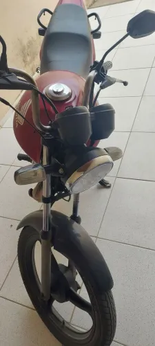 Moto fan 125 2013 muito boa para trocar em carro