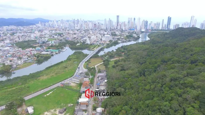 TERRENO DIVISA C BALN. CAMBORIÚ E CAMBORIÚ