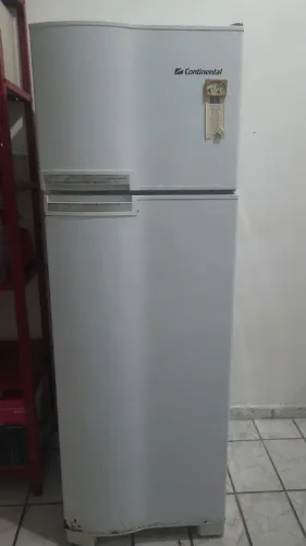 Vendo geladeira com defeito