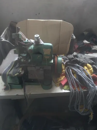 Vendo uma máquina de costura valor 250