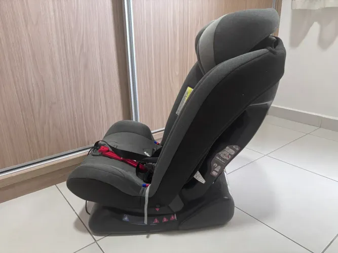 Cadeirinha Fisher price para carro 