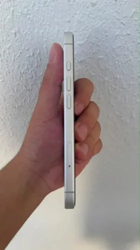 iPhone 16 branco zero