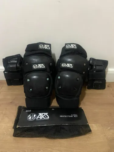 Kit de Proteção Completo ARS Tamanho P (Com Capacete) - Semi Novo