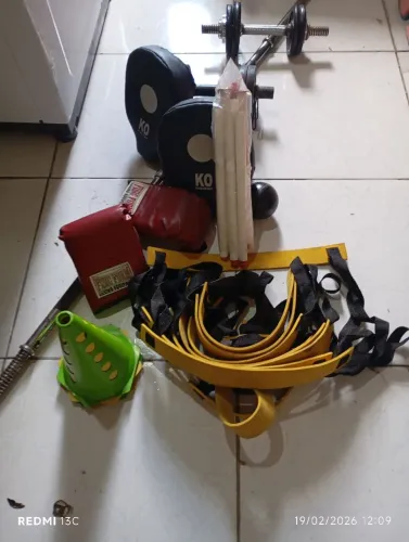 Kit de treino e pesos para musculação 