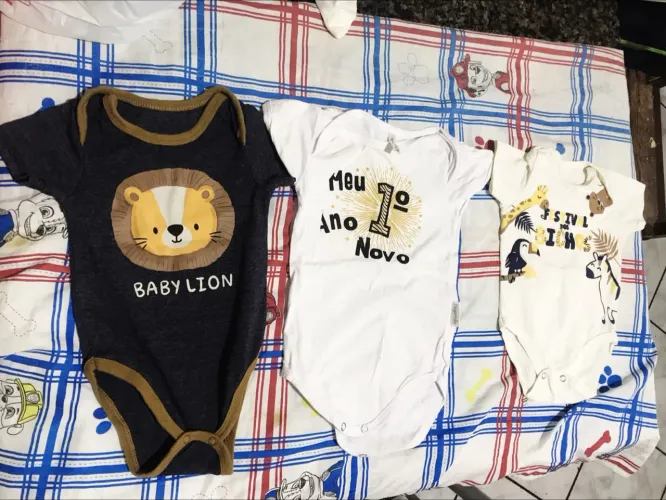 Roupas de bebês