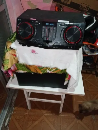 LG cj87