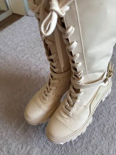 Bota Arezzo Couro Tratorada