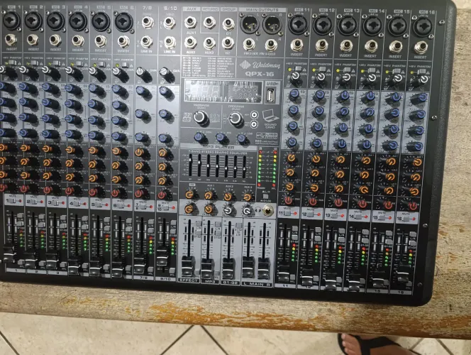 Mesa de som Waldman QPX16
