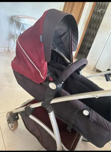 Vende-se carrinho e bebê conforto em perfeito estado